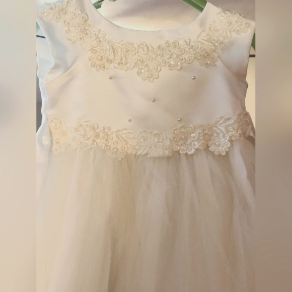 NWOT Kid's Collection Ivory Flower Girl Dress, Size 4, never worn - Picture 2 of 5